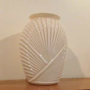 Art Deco style vase ivory color